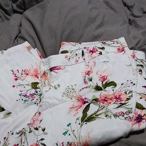 NWOT St John's Bay capris